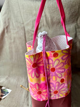 Load image into Gallery viewer, Drawstring  Tote - Daisies!
