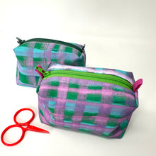 Load image into Gallery viewer, Mini boxy bottom notions bag - Plaid