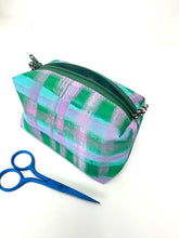 Load image into Gallery viewer, Mini boxy bottom notions bag - Plaid