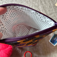 Load image into Gallery viewer, Yarn bowl- Bubbles and gold dots