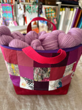 Load image into Gallery viewer, Zipper scrappy bag XL - The 10 skein