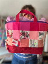 Load image into Gallery viewer, Zipper scrappy bag XL - The 10 skein