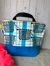 Load image into Gallery viewer, XL Zipper project bag - swatch!