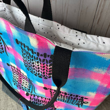 Load image into Gallery viewer, Medium Tote with two sized handles - Swatch