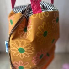 Load image into Gallery viewer, Large drawstring bag - Daisy pattern