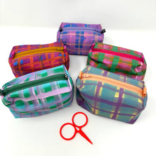 Load image into Gallery viewer, Mini boxy bottom notions bag - Plaid