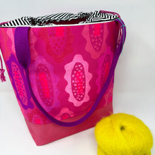 Load image into Gallery viewer, Large drawstring bag - Pinks