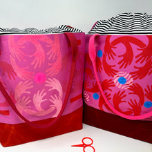 Load image into Gallery viewer, Large drawstring bag - Pinks