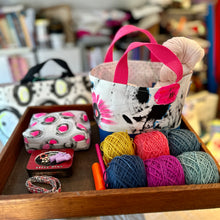 Load image into Gallery viewer, Square tote