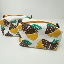 Load image into Gallery viewer, Mini boxy bottom notions bag - Cute Acorns