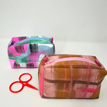 Load image into Gallery viewer, Mini Boxy bottom notions bags - Painted fabric- plaid - pinks