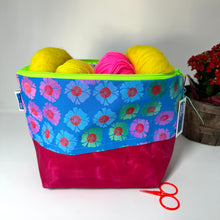 Load image into Gallery viewer, L zipper project bag- Small flowers