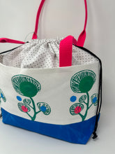 Load image into Gallery viewer, Drawstring  Tote - Flowers
