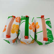 Load image into Gallery viewer, Mini boxy bottom notions bag - Nasturtiums
