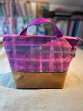 Load image into Gallery viewer, XL  Zipper project bag - Hand Painted check pattern - Pinks
