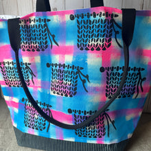 Load image into Gallery viewer, Medium Tote with two sized handles - Swatch
