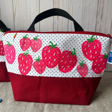 Load image into Gallery viewer, L  Zipper project bag- Strawberry
