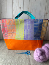 Load image into Gallery viewer, Purl- A sweater quantity project bag , Abstract color gradient
