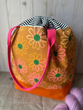 Load image into Gallery viewer, Large drawstring bag  - Daisy pattern
