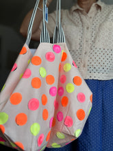 Load image into Gallery viewer, Festival shopping bag - Peach dots
