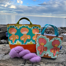 Load image into Gallery viewer, XL  Zipper project bag - Zig zags
