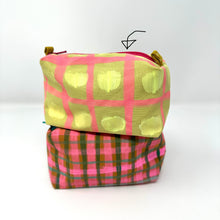 Load image into Gallery viewer, Mini boxy bottom notions bag - Dots
