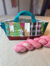 Load image into Gallery viewer, The Roly-poly tote - Patchwork
