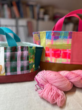 Load image into Gallery viewer, The Roly-poly tote - Patchwork
