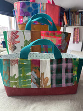 Load image into Gallery viewer, The Roly-poly tote - Patchwork
