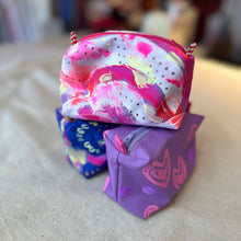 Load image into Gallery viewer, Mini Boxy bottom notions bags - Painted fabric
