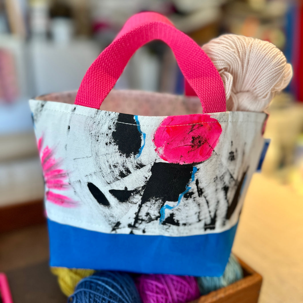 Square tote