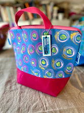 Load image into Gallery viewer, XL project bag - Blue and pink dots
