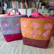 Load image into Gallery viewer, XL  Zipper project bag - Ginkgo&#39;s
