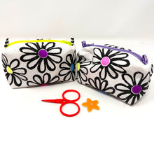 Load image into Gallery viewer, Mini Boxy bottom notions bags - Daisies
