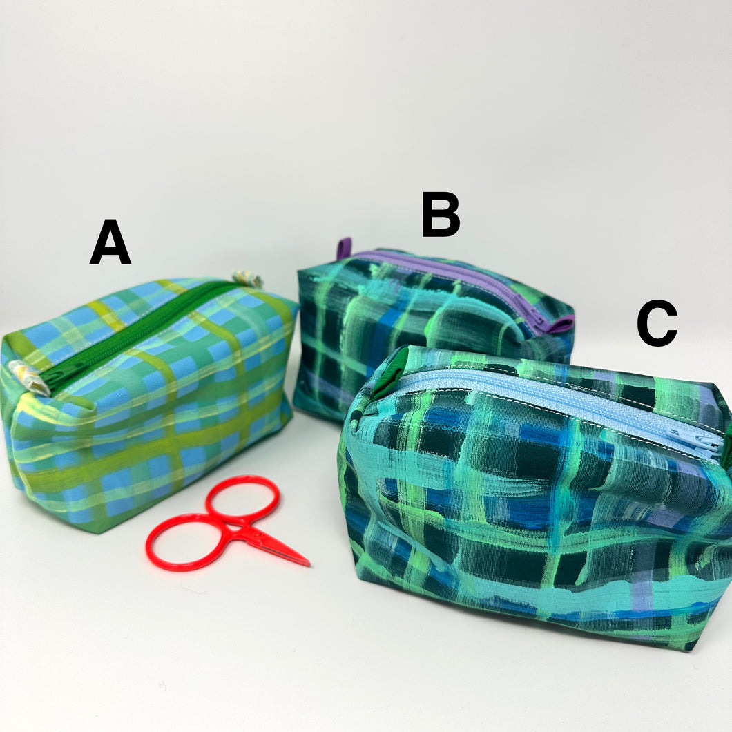 Mini Boxy bottom notions bags - Painted fabric greens