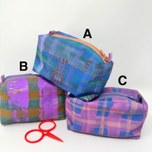 Load image into Gallery viewer, Mini Boxy bottom notions bags - Painted fabric- plaid blue and purple
