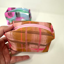 Load image into Gallery viewer, Mini Boxy bottom notions bags - Painted fabric- plaid - pinks
