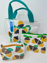 Load image into Gallery viewer, Small Tote - Acorns
