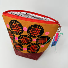 Load image into Gallery viewer, Yarn bowls
