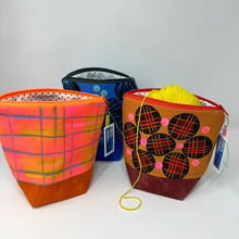 Load image into Gallery viewer, Yarn bowls
