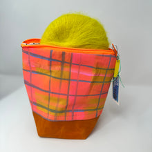 Load image into Gallery viewer, Yarn bowls
