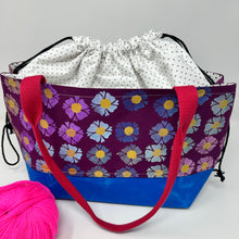 Load image into Gallery viewer, Drawstring  Tote - Flowers with a bit of gold
